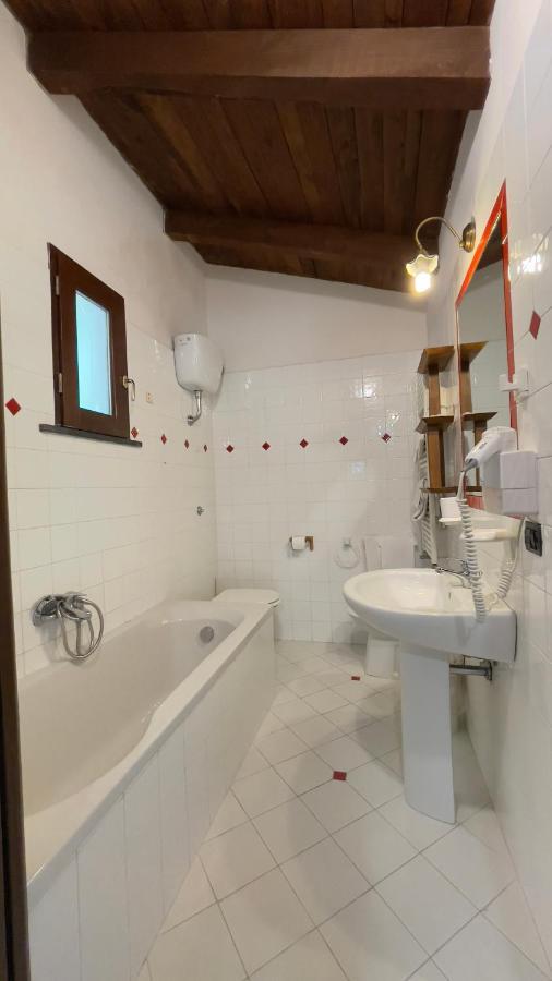 Agriturismo La Casa Del Ghiro ピモンテ エクステリア 写真